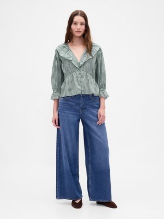 Blusa com gola V e babados