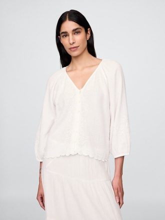 Blusa de algodão com decote em V bordado