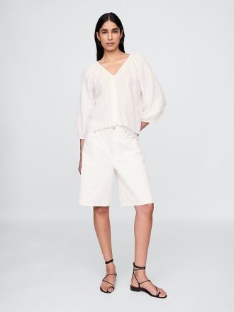 Blusa de algodão com decote em V bordado