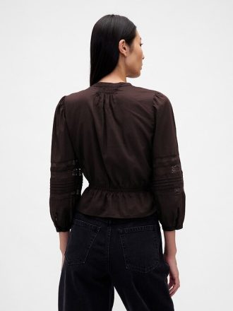 Blusa de voile com acabamento em renda