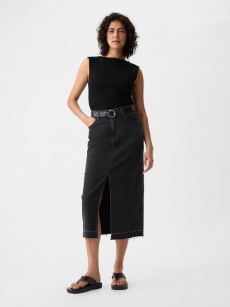 Blusa moderna com decote canoa