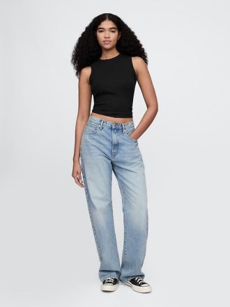 Blusa moderna de gola alta com nervuras