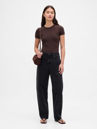 Body de malha justa com fio dental e camiseta