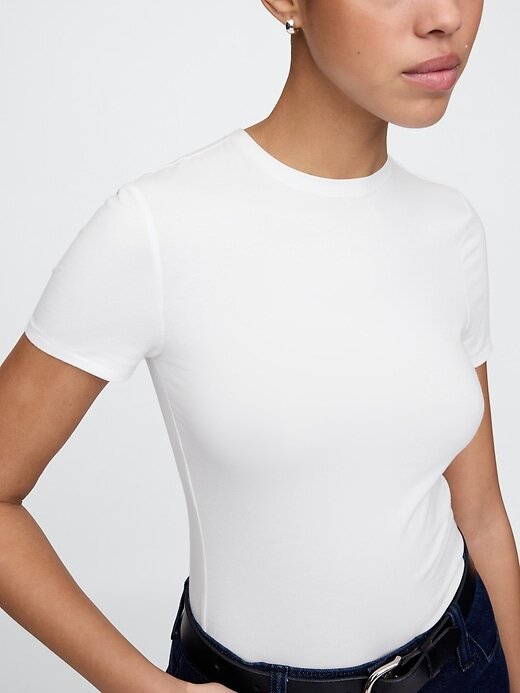 Body de malha justa com fio dental e camiseta Body de malha justa com fio dental e camiseta