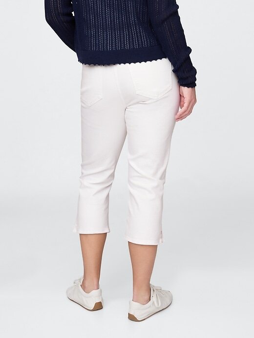 Calça Capri de Cintura Alta Calça Capri de Cintura Alta