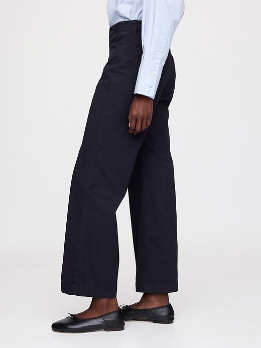 Calça cáqui de perna larga com cintura alta e tornozelo Calça cáqui de perna larga com cintura alta e tornozelo