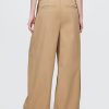 Calça cáqui plissada de sarja de cintura alta e perna larga