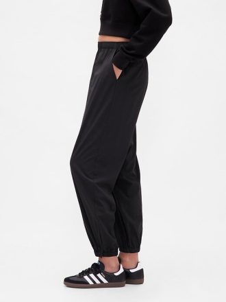 Calça de moletom GapFit Tech de cintura alta e zíper