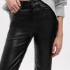 Calça flare de couro vegano de cintura alta dos anos 70
