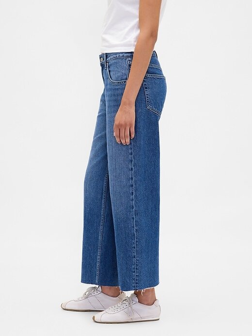 Calça jeans cropped ultramacia e relaxada de cintura baixa Calça jeans cropped ultramacia e relaxada de cintura baixa