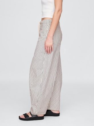 Calça jeans de cintura alta com listras em formato de ferradura