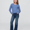 Calça jeans flare infantil de cintura alta dos anos 70