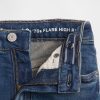 Calça jeans flare infantil de cintura alta dos anos 70