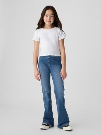 Calça jeans flare infantil de cintura alta e cruzada