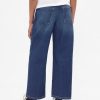 Calça jeans infantil cropped ultramacia e relaxada de cintura média Calça jeans infantil cropped ultramacia e relaxada de cintura média