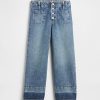 Calça jeans infantil de cintura alta e perna larga no tornozelo Calça jeans infantil de cintura alta e perna larga no tornozelo