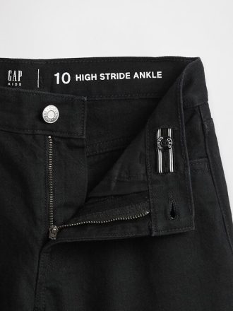 Calça jeans infantil de cintura alta e perna larga no tornozelo