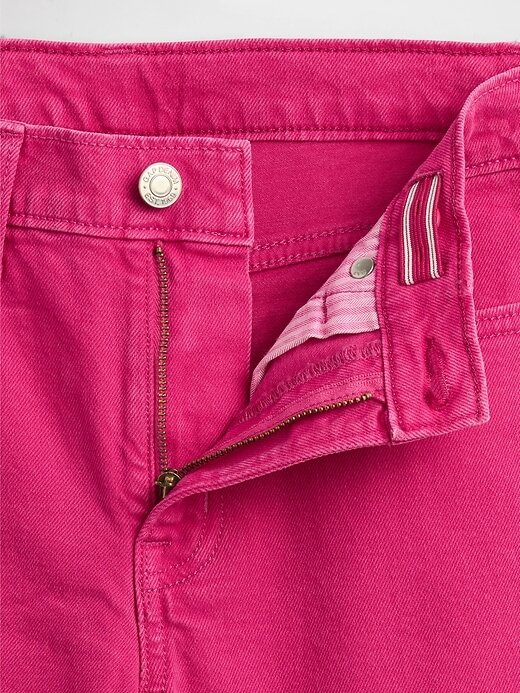 Calça jeans infantil de cintura alta e perna larga no tornozelo Calça jeans infantil de cintura alta e perna larga no tornozelo