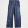 Calça jeans infantil de cintura baixa e perna larga