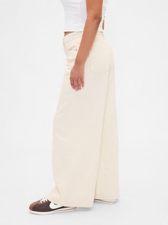 Calça jeans larga ultramacia e de cintura média curvilínea