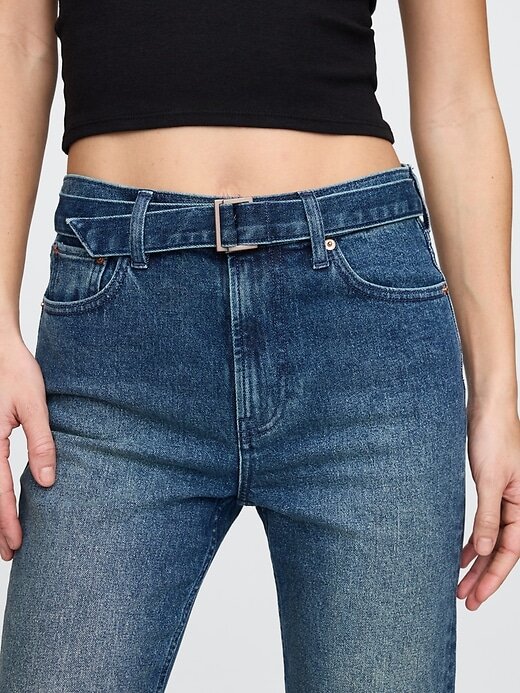 Calça jeans reta slim com cinto e cintura alta dos anos 90 Calça jeans reta slim com cinto e cintura alta dos anos 90