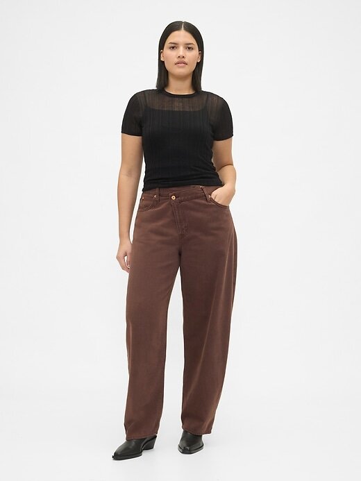 Calça jeans ultramacia de cintura alta com barra cruzada Calça jeans ultramacia de cintura alta com barra cruzada