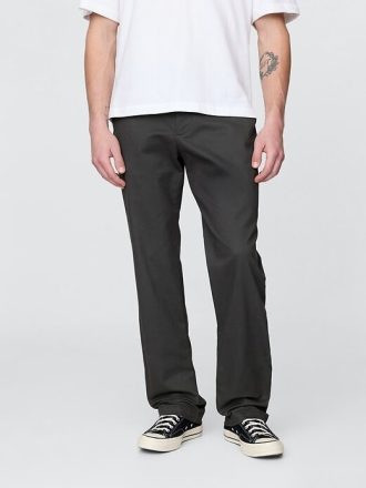 Calças cáqui modernas com caimento relaxado