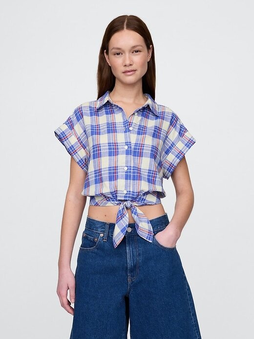 Camisa curta com amarração frontal em mistura de linho Camisa curta com amarração frontal em mistura de linho