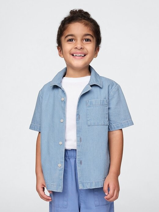 Camisa de Chambray para Bebê e Criança Pequena Camisa de Chambray para Bebê e Criança Pequena