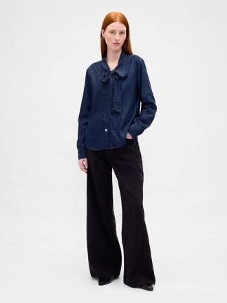 Camisa jeans com gola amarrada