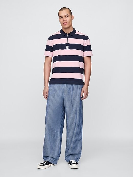 Camisa polo listrada com logotipo Gap × Malbon Camisa polo listrada com logotipo Gap × Malbon