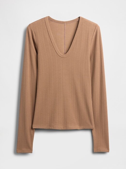 Camiseta canelada moderna transparente Camiseta canelada moderna transparente