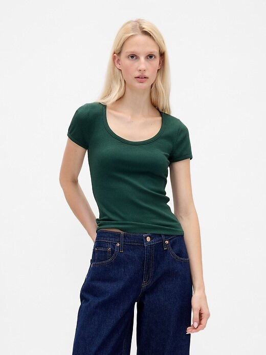 Camiseta Cropped Moderna com Decote Redondo Camiseta Cropped Moderna com Decote Redondo