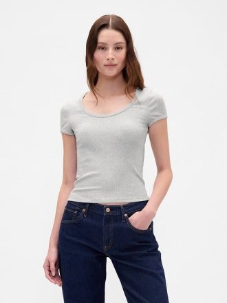 Camiseta Cropped Moderna com Decote Redondo