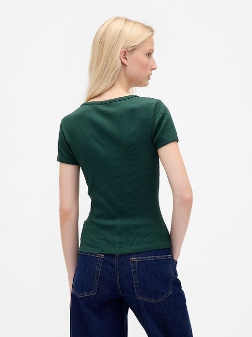 Camiseta Cropped Moderna com Decote Redondo Camiseta Cropped Moderna com Decote Redondo