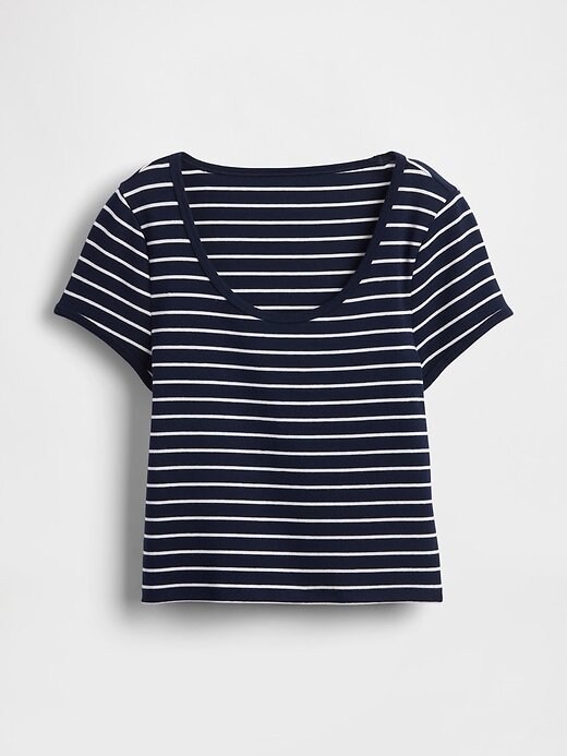 Camiseta cropped moderna com manga curta Camiseta cropped moderna com manga curta