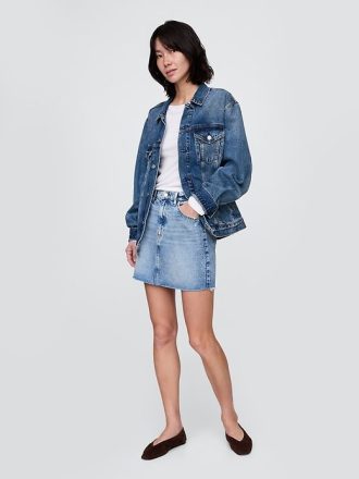 Camiseta curta com decote canoa e mistura de linho