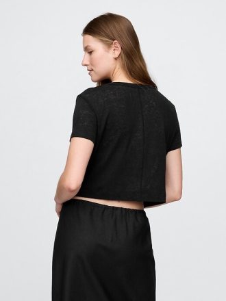 Camiseta curta com decote em V e mistura de linho