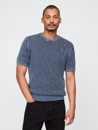 Camiseta de gola redonda em malha de crochê