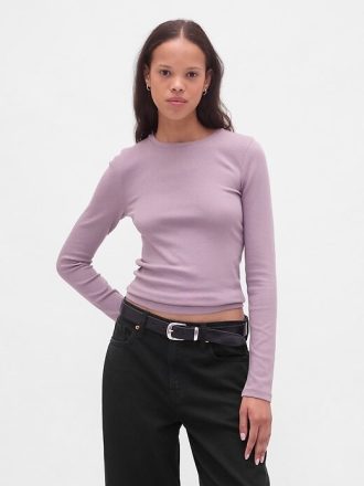 Camiseta encolhida moderna