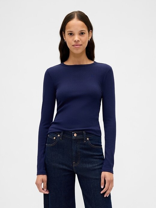 Camiseta encolhida moderna Camiseta encolhida moderna