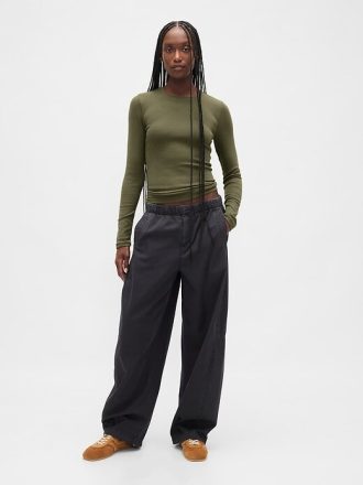 Camiseta encolhida moderna