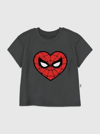Camiseta infantil com estampa de coração do Aranha