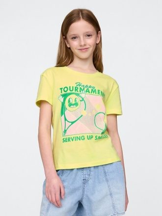 Camiseta infantil com estampa descontraída