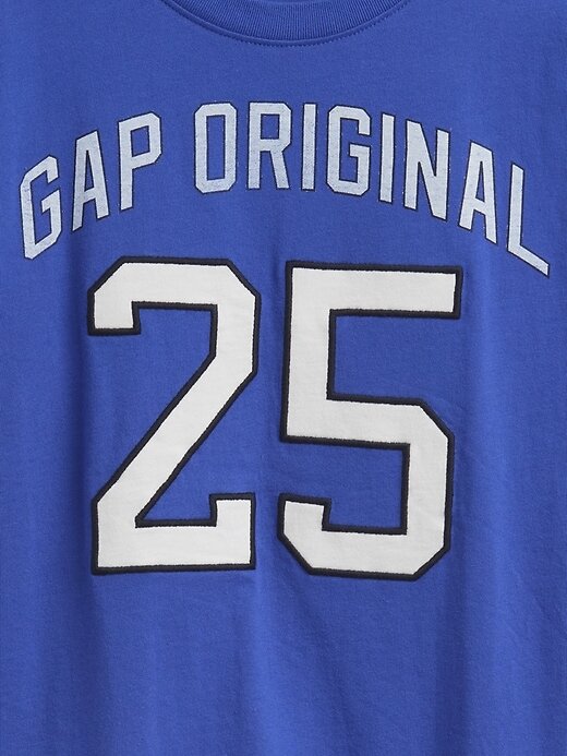 Camiseta infantil com logotipo Camiseta infantil com logotipo