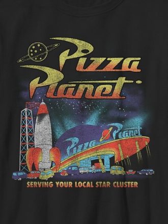 Camiseta infantil Toy Story Pizza Planet com estampa gráfica Camiseta infantil Toy Story Pizza Planet com estampa gráfica
