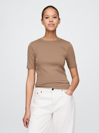 Camiseta moderna de gola redonda