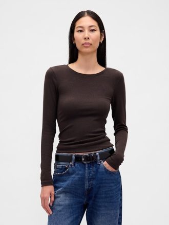 Camiseta moderna de gola redonda