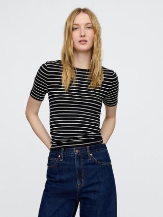 Camiseta moderna de gola redonda