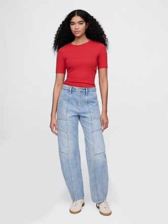 Camiseta moderna de gola redonda